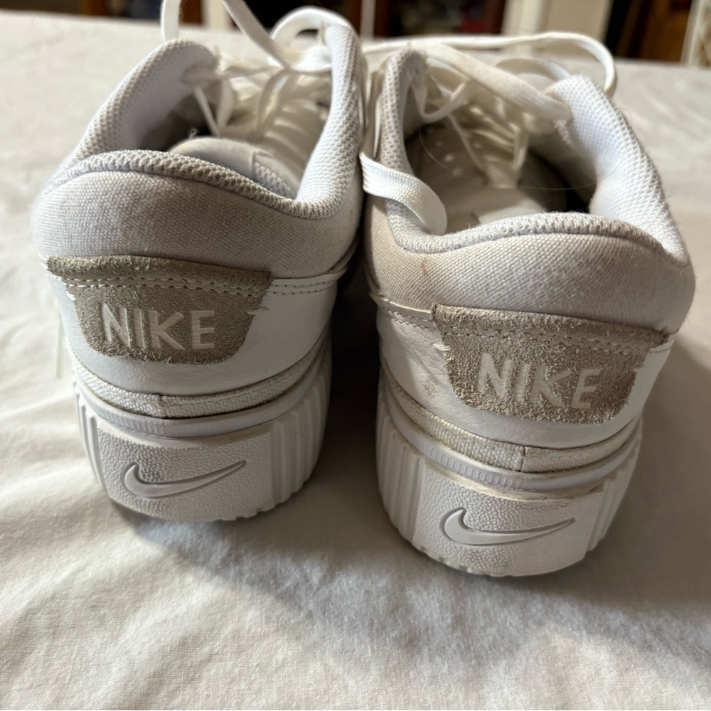 Size 8 women’s shoes​ - Picture 8 of 8